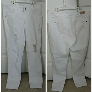 distressed/ripped jean